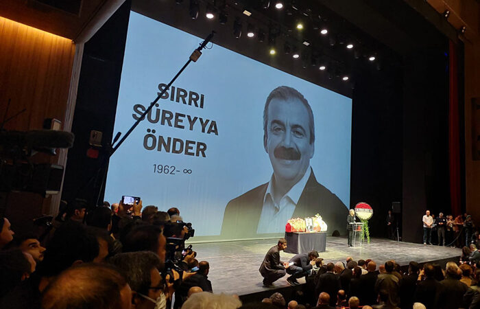 Barışa adanmış bir ömür: Sırrı Süreyya Önder son yolculuğuna uğurlanıyor
