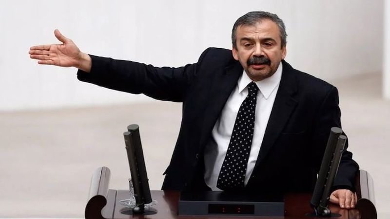 Meclis Başkanvekili Sırrı Süreyya Önder’in yargılanması durduruldu