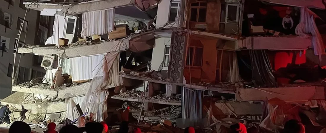 Depremde bilanço ağırlaşıyor: Hayatını kaybeden insan sayısı 284’e yükseldi