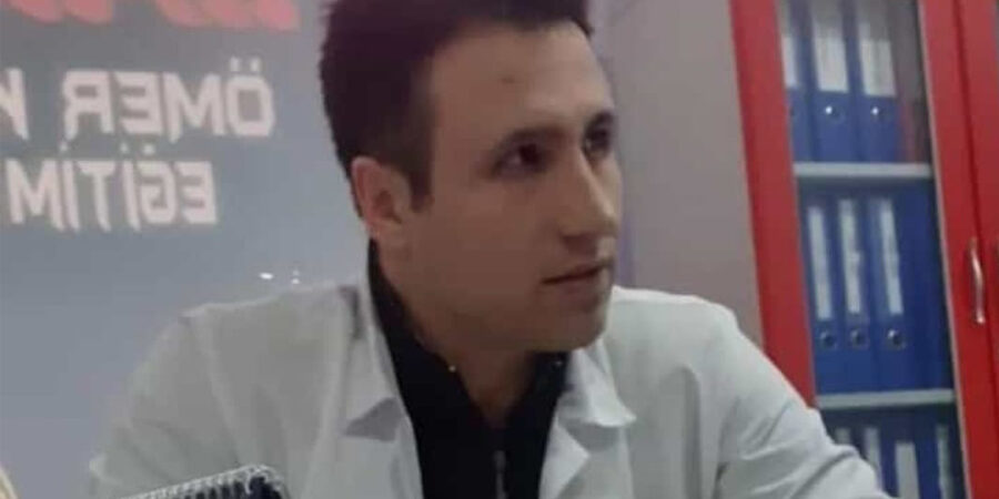 Depremde eşini ve 9 aylık oğlunu kaybeden KHK’lı öğretmen vefat etti