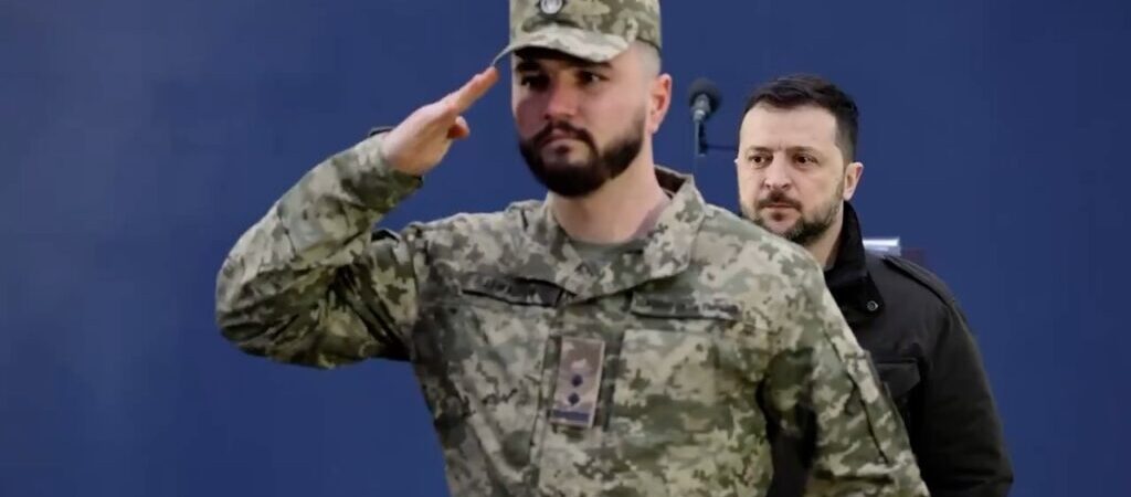 Zelensky Müslüman askerlerle ve Kırım Türkleri ile iftar sofrasında buluştu, ilahileri dinledi